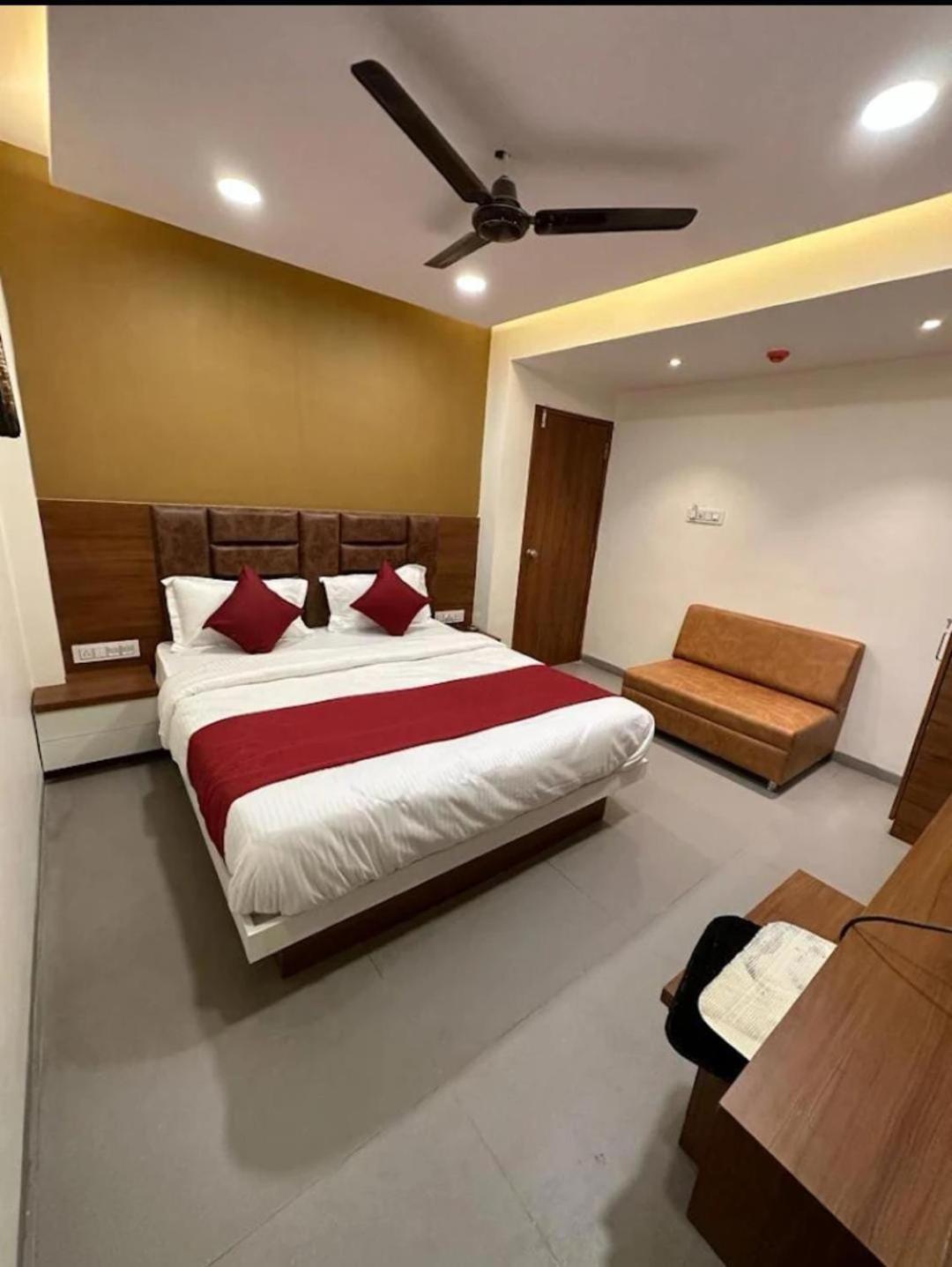 Hotel Anjali Palace Ahmedabad Eksteriør billede